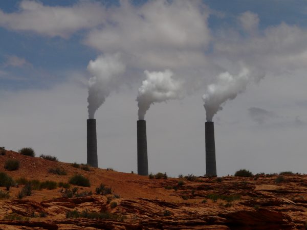 Trump planea iniciativa que podría elevar las emisiones de carbono